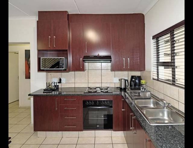 3 BEDROOM PROPERTY TO RENT IN BARBEQUE DOWNS
